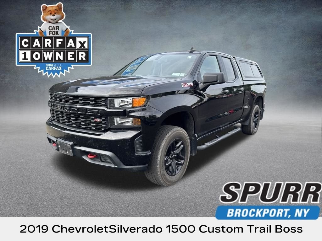 2019 Chevrolet Silverado 1500 Custom Trail Boss in Black — front three-quarter view
